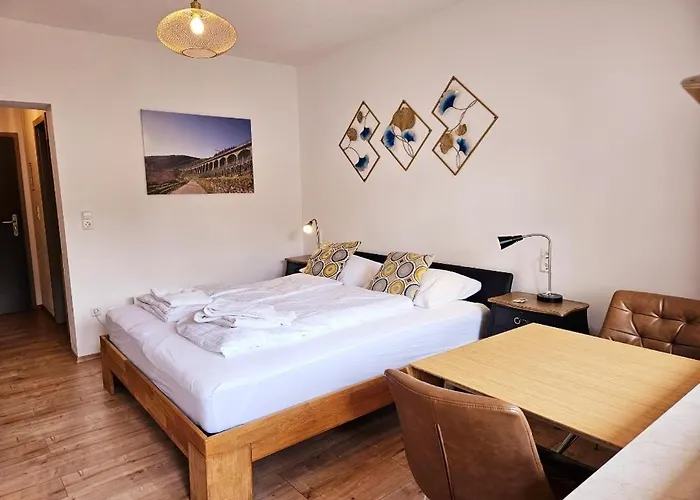 Roemerstube & Hotel apartamentowy Ediger-Eller